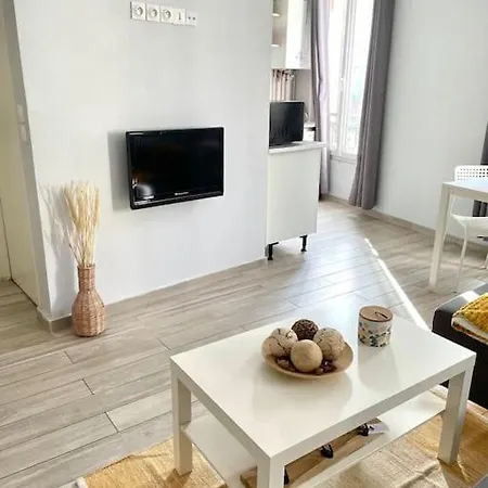 Apartment In The Heart Of Chinatown, Paris
