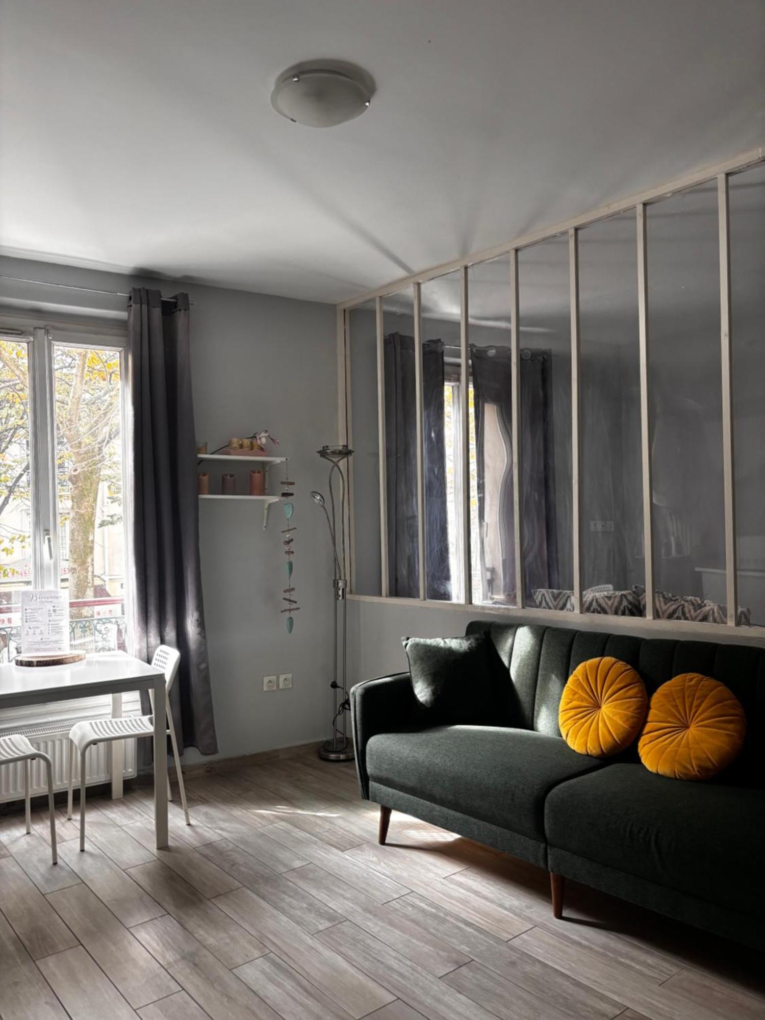 In The Heart Of Chinatown, Apartment Paris